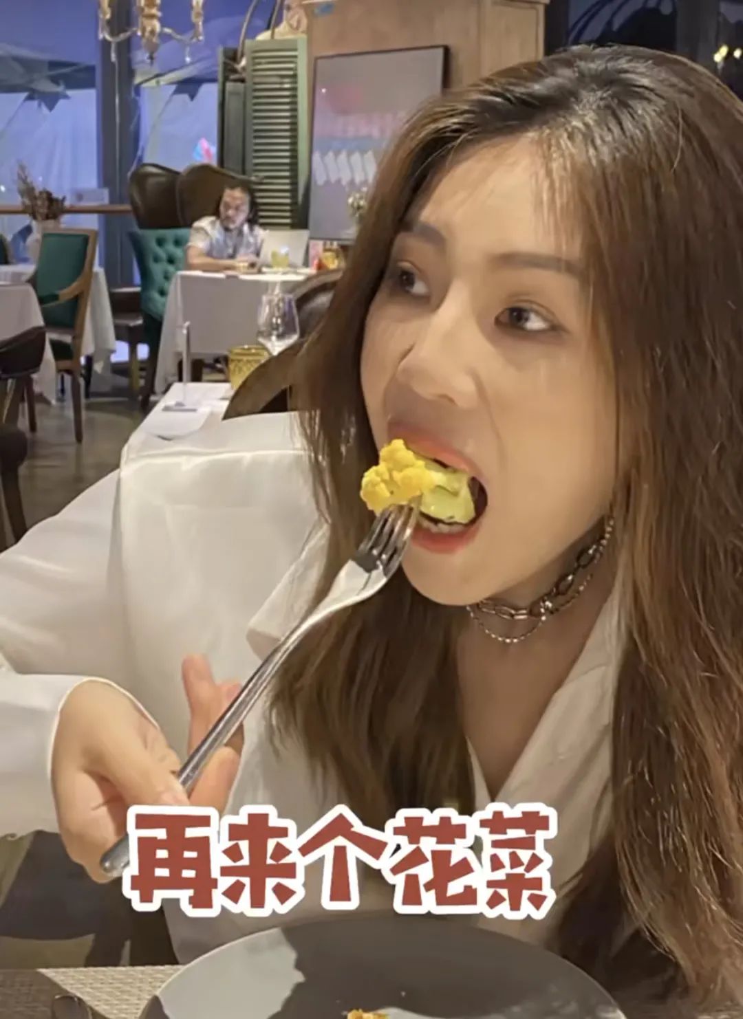 女生都是用美颜相机拍照吗,女生用美颜拍照好看吗