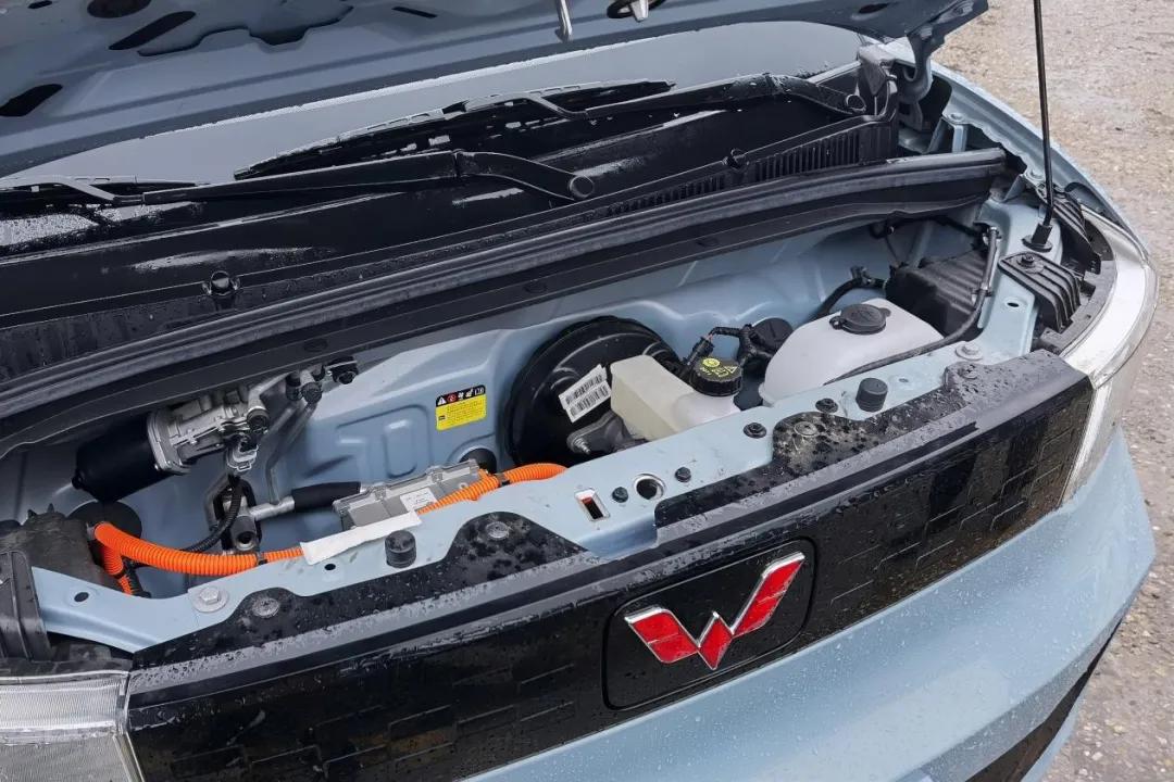 五菱宏光minievgameboy版,五菱宏光minievgameboy版实车