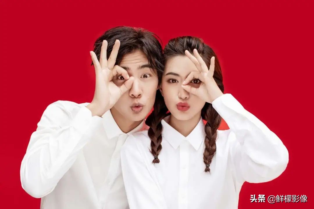 一步步教你如何拍出完美结婚照,拍结婚证件照穿什么衣服上镜