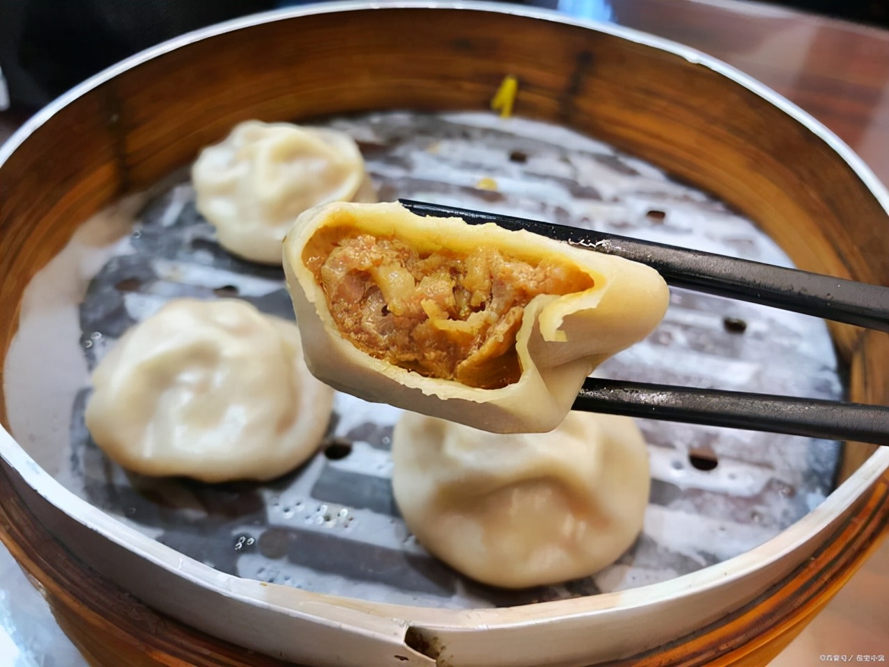 无锡最好吃的小笼包店是哪,无锡南长街小笼包哪家最好吃