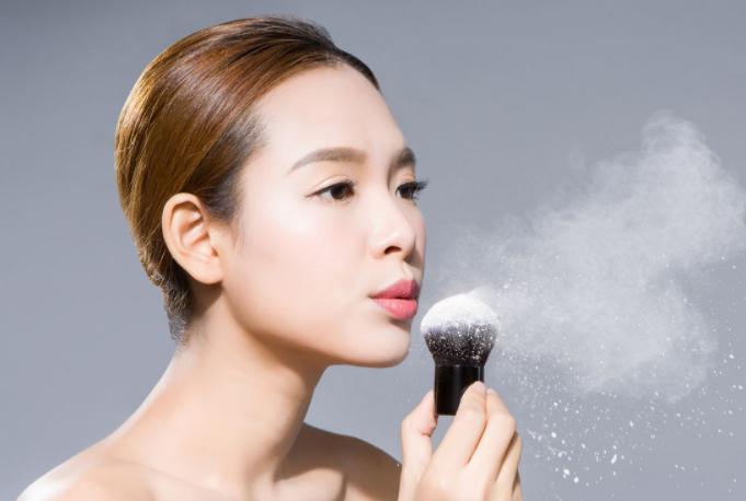 不想变成“大花猫”，就把这些化妆技巧学会！从此和晕妆说baybay