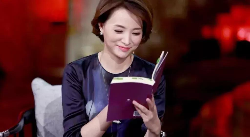 人生娱乐,童年董卿