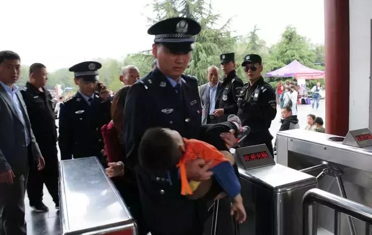 洛阳公安为牡丹文化节护航,洛阳牡丹文化节开幕式安保