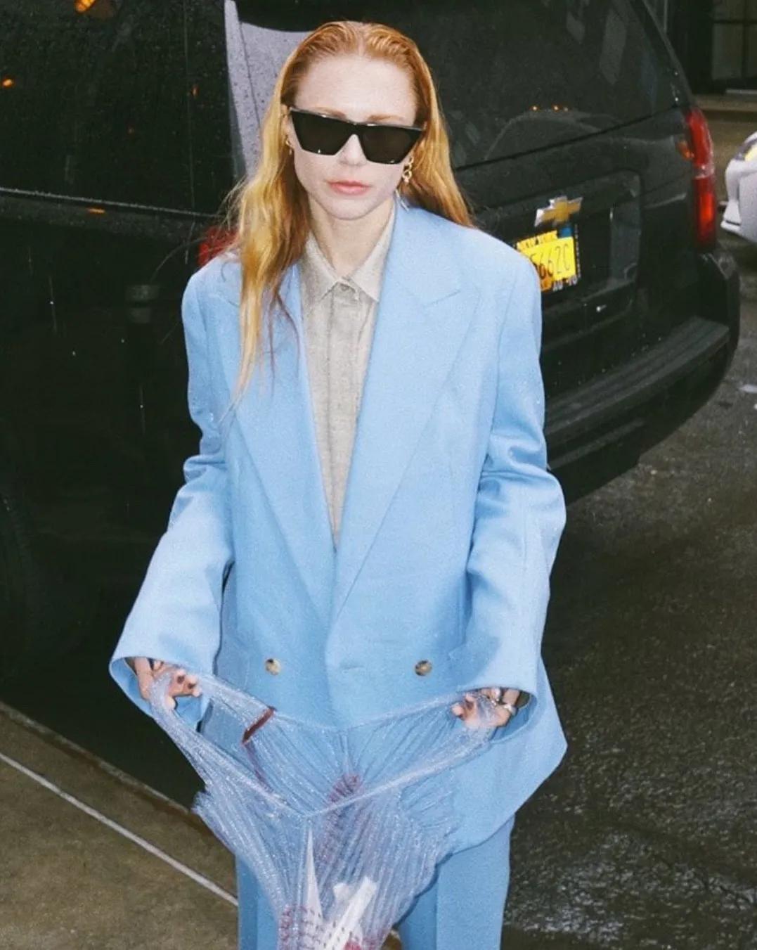 一套西装又正式又休闲,30-35岁女性春季穿搭西装