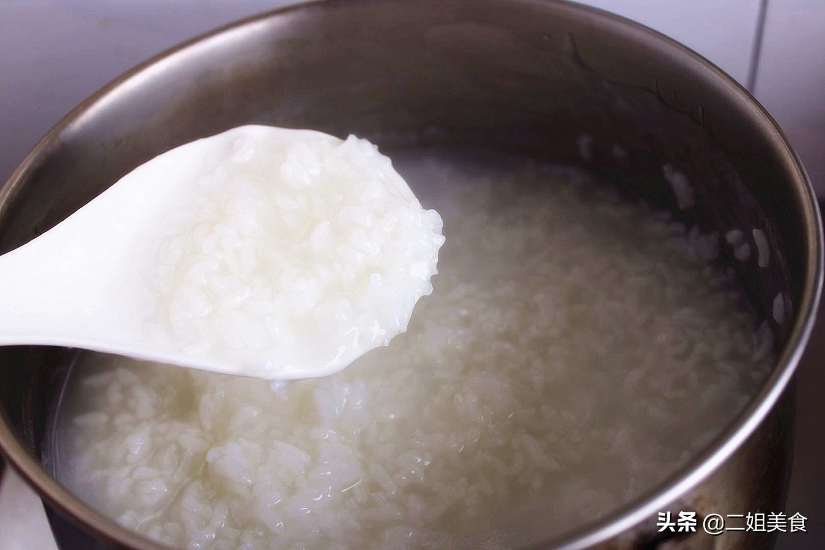 煮大米粥10分钟,煮大米粥简单做法