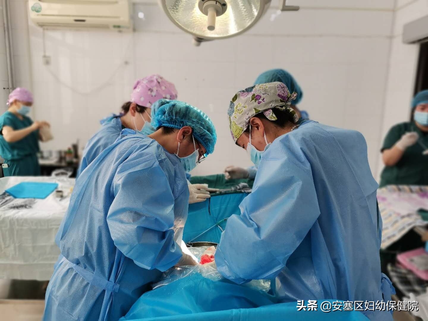 区妇保院妇产科首次成功实施一例三次剖宫产手术