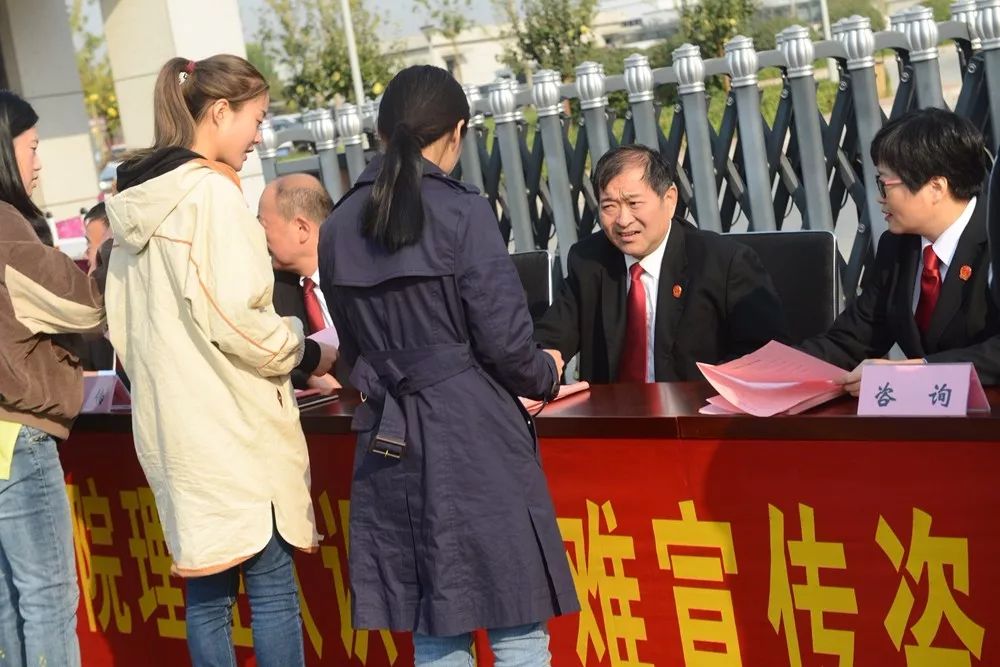 牡丹区人民法院咨询电话,法院开展综合治理执行难宣传活动