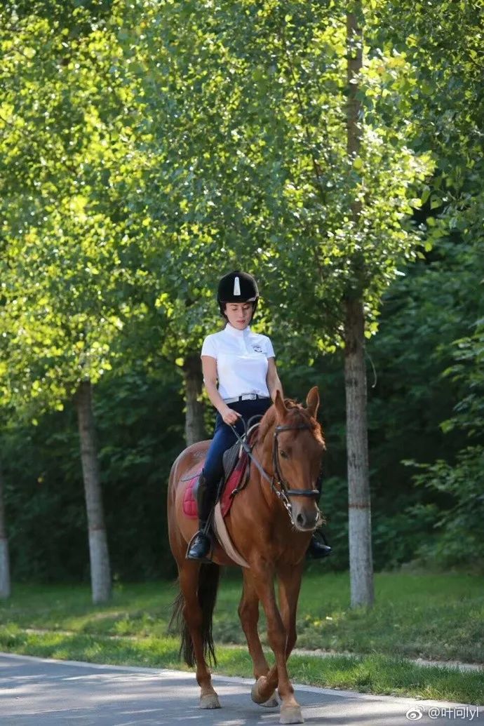 18岁最年轻辣妈照,世界上最年轻的辣妈