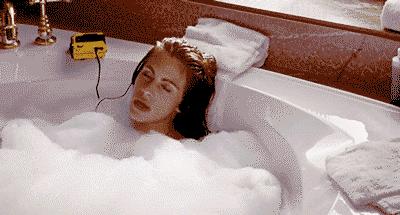 用什么洗澡身体光滑,用什么水洗澡皮肤光滑