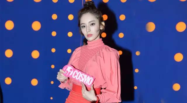 为什么女生的脚后跟那么容易磨破,脚后跟的心酸血泪史