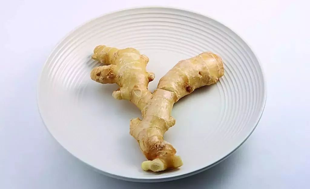 治咳嗽的小偏方,天凉干咳嗽吃什么药