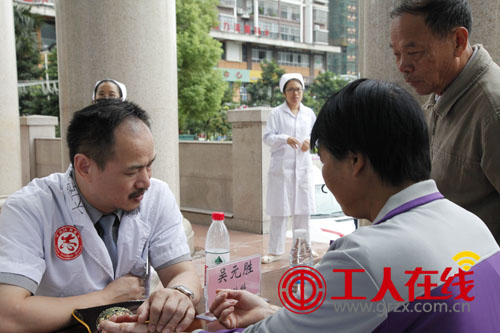 市科协开展送科技下乡活动,县科协开展送科技下乡活动