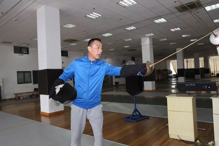 他把宝山击剑带到上海第一,这位教练究竟有什么神奇之处?
