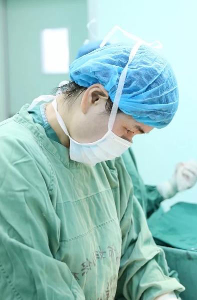 难！险！潍坊市妇幼保健院剖宫产剥除大个阔韧带肌瘤