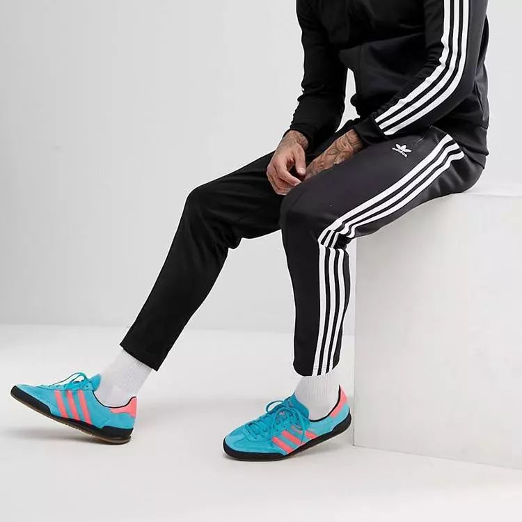 aj1和aj3aj11怎么选,aj11脚感与aj12