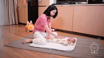 婴儿抚触操排气操0-3个月步骤,新生儿排气操0-1个月新生儿抚触操