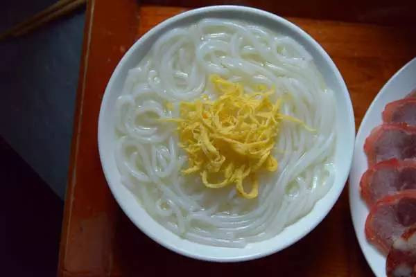 大理八大碗鱼做法,大理好吃的八大碗