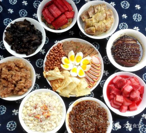 大理八大碗鱼做法,大理剑川八大碗店