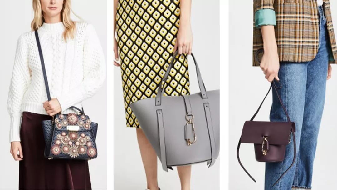 背上插满了flag表情包,背上挎的包包