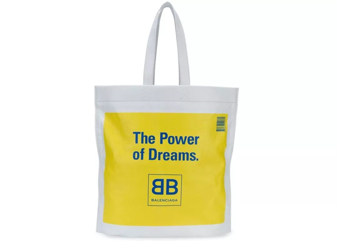 都公元8102年了，还觉得男孩拎包很娘？