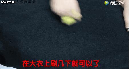 大衣不洗晒晒可以吗,大衣不用干洗两招自己搞定