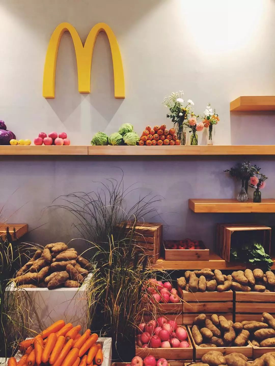 麦当劳绿了,麦当劳变绿了怎么回事