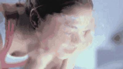 把洗衣机的残渣污垢排出来,洗衣机的洗涤盒的水垢