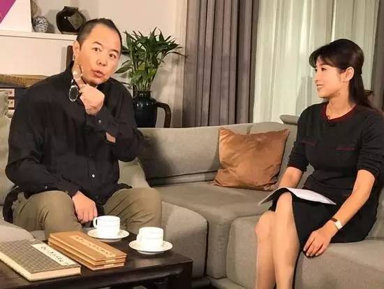 “皇阿玛”张铁林豪宅曝光，一屋子的收藏品究竟价值几何？