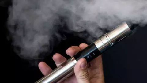 这东西已被香港全面封杀！易致癌、肺病！不少国人还天天用……