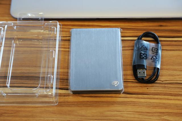 希捷简系列移动硬盘测评,希捷backupplus睿品拆解