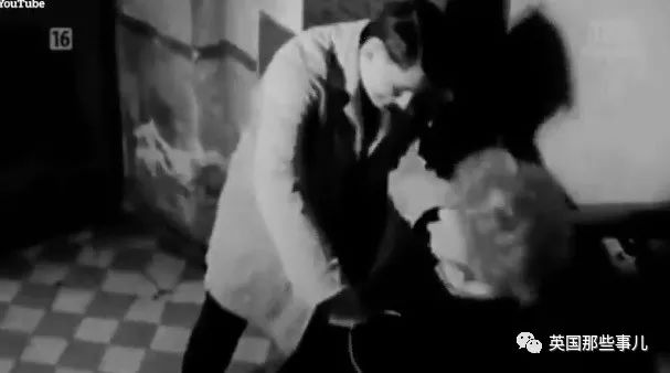 17岁男孩拿刀刺母亲,十七岁少年持刀捅人陕西