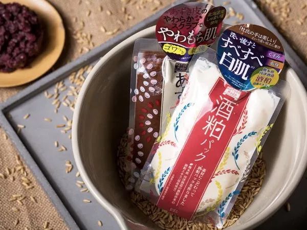 拼团丨这个面膜征服了全日本，敷一次脸能亮白两个度