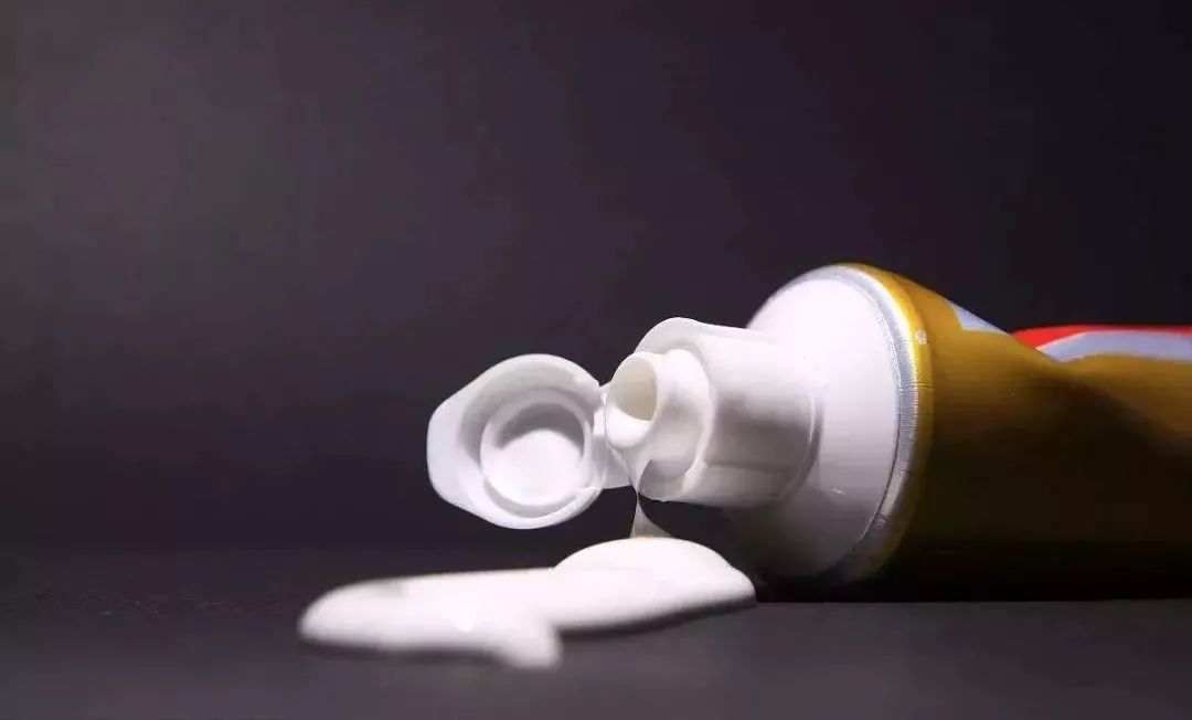 云南白药牙膏可以消除黑牙齿吗,白药牙膏风波