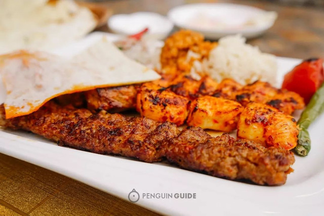 在这个魔幻的江南小城里，来一场烤肉和大饼的狂欢！