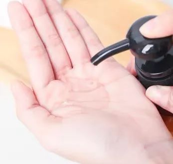 超市洗发水去屑控油柔顺蓬松推荐,男生用什么洗发水洗完柔顺蓬松