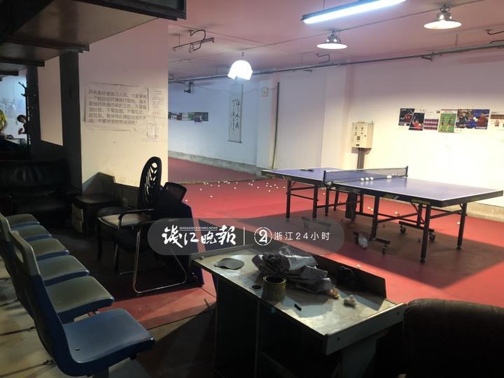 凤起苑地下车库两张乒乓球桌为啥成了小区的“心病”