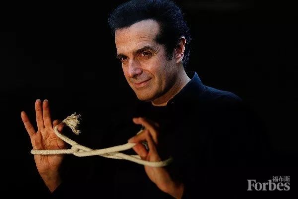 福布斯发布2018全球收入最高的魔术师榜，大卫·科波菲尔第一