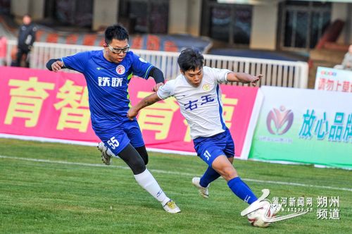 右玉足球队夺得2018年·麒先杯11人制足球赛冠军