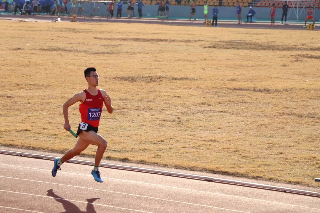 青岛市中学生田径运动会100米冠军,青岛农业大学运动会标枪