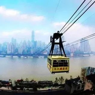 女子凌晨入住客栈自称试睡员,民宿试睡员女孩