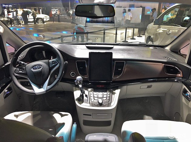 瑞风m5新款什么时候上市,江淮瑞风m52017新车多少钱一辆