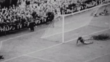 贝利纪录片球王传奇,世纪球王马拉多纳