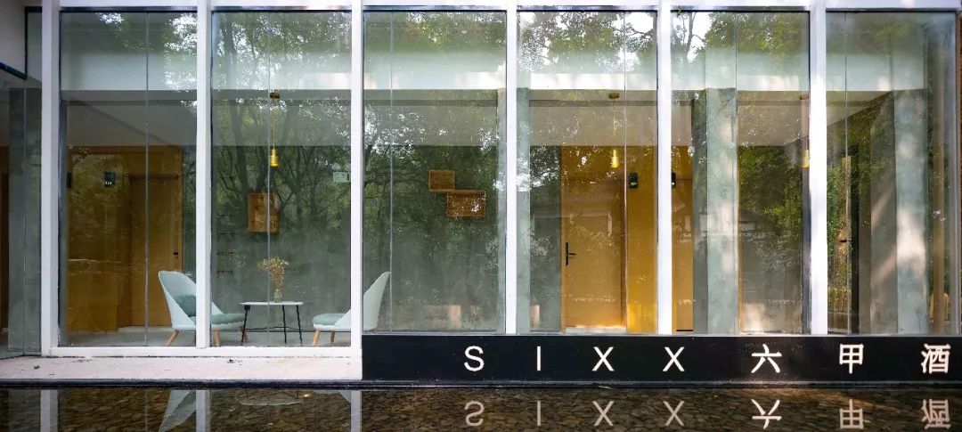 自称“射鸡师”！这个“不太正经”的设计师把酒店开了半个中国，今年终于到杭州了！