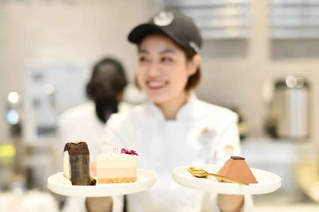 这个上过《十二道锋味》的台州姑娘，在钱江新城开了间“甜品补给站”!生活那么苦，加点糖吧