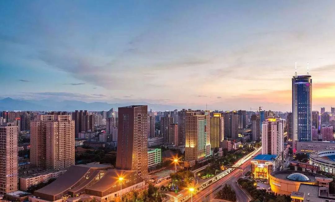 西安最近的房价上涨了吗的视频,西安目前各个区的房价走势