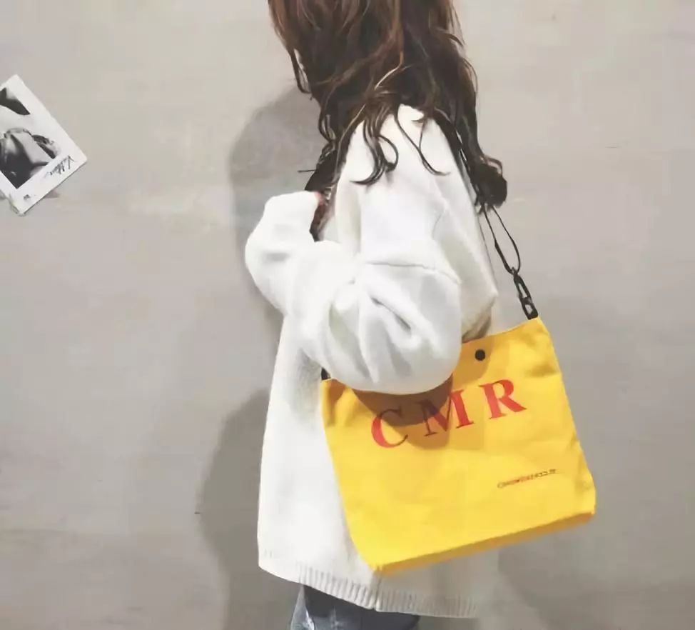 秋冬单肩包大衣搭配推荐,适合配大衣的单肩包设计感