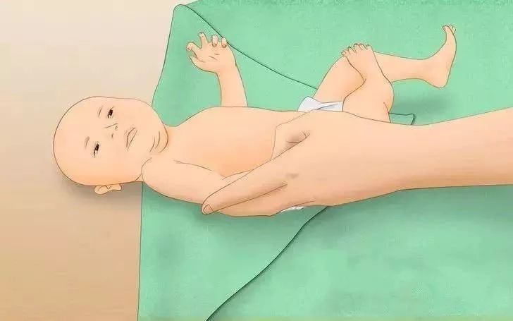 未满月宝宝一哭就要去抱吗,没满月宝宝睡觉哭闹频繁要抱着睡