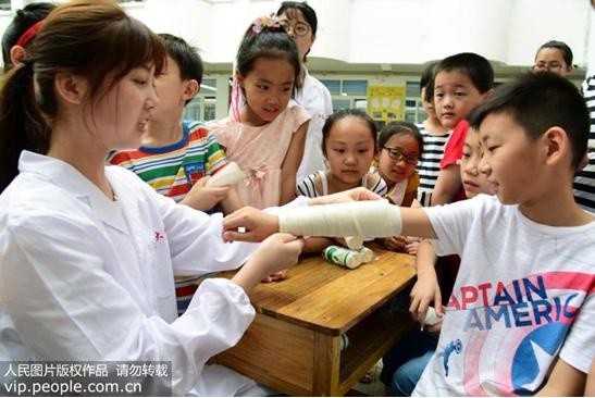 伤口拆线多久用祛疤痕药,伤口拆线几天比较合适