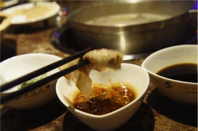 吃火锅怎么调酱汁最好吃,吃火锅芝麻蘸酱怎么调才好吃