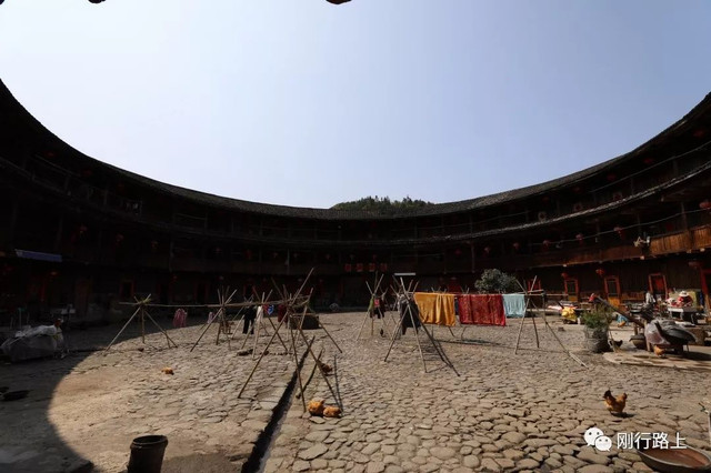 去福建土楼要先去哪个景区游玩,福建土楼永定土楼值得去吗